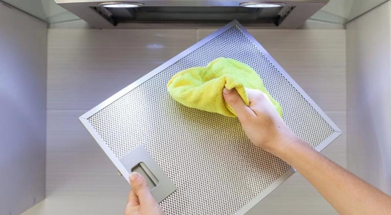 <br />
Порядок на кухне: как правильно почистить вытяжку                