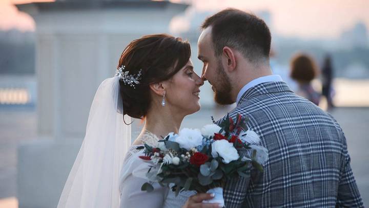 <br />
Свадебные приметы: стоит ли менять фамилию в браке                