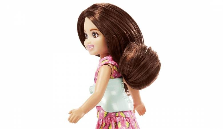 <br />
Зачем компания Mattel создала Barbie со сколиозом                