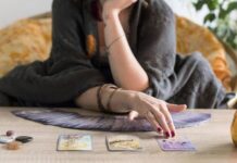 Астролог сделала расклад на картах Таро на апрель 2023 года