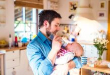 Где и с какими традициями отмечают День отца 19 марта, и как лучше поздравить родного человека