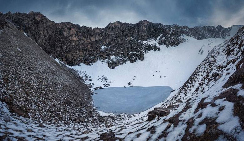 <br />
Раскрыта одна из тайн «озера скелетов» в Гималаях                