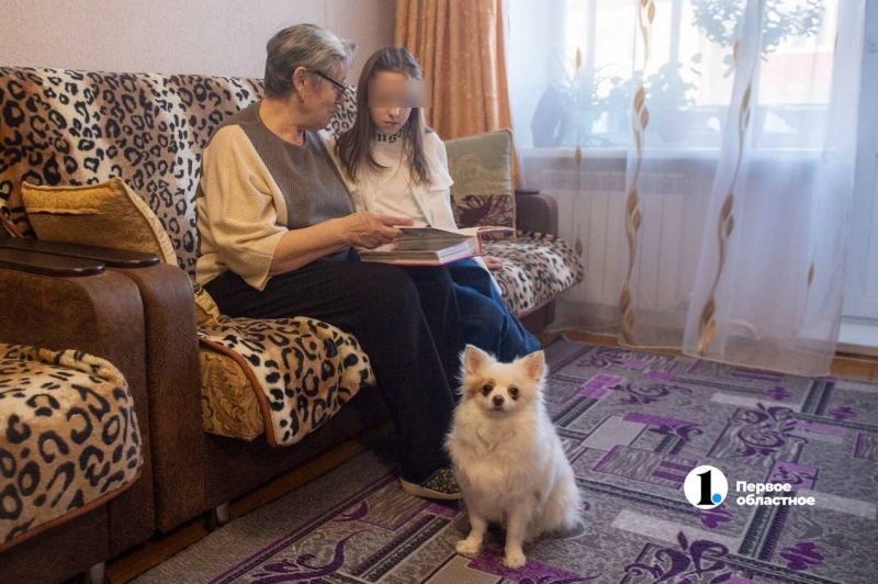 В Еманжелинке пенсионерка не отдает внучку родному отцу