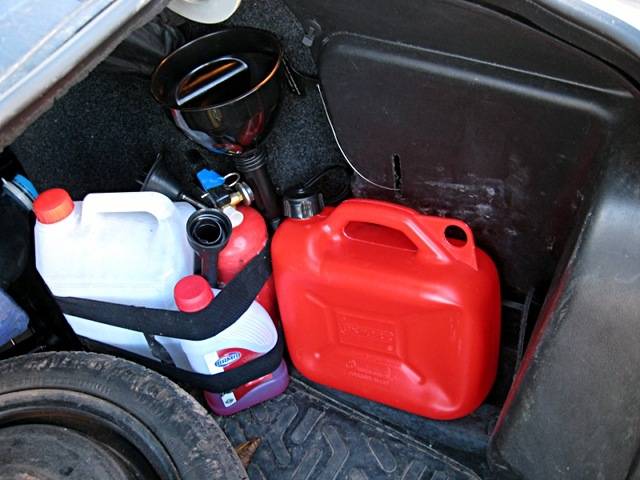 <br />
«Дорогой груз»: когда за канистру бензина в багажнике могут лишить прав                