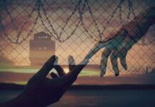 Любовь «со сроком»: почему российские женщины выходят замуж за заключенных