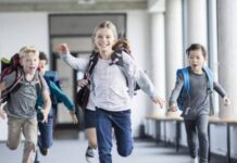 Поддержка семей: как получить выплаты на подготовку ребенка к школе в 2023 году