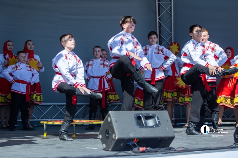 В Челябинске отметили Пасху фестивалем на набережной