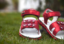 Какую обувь выбрать ребенку: параметры выбора качественной обуви