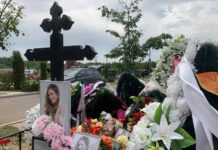 Мироточивый крест на могиле Началовой привлекает все больше паломников