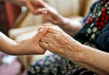 Сегодня, 8 июня 2023 года, в России отмечают День социального работника