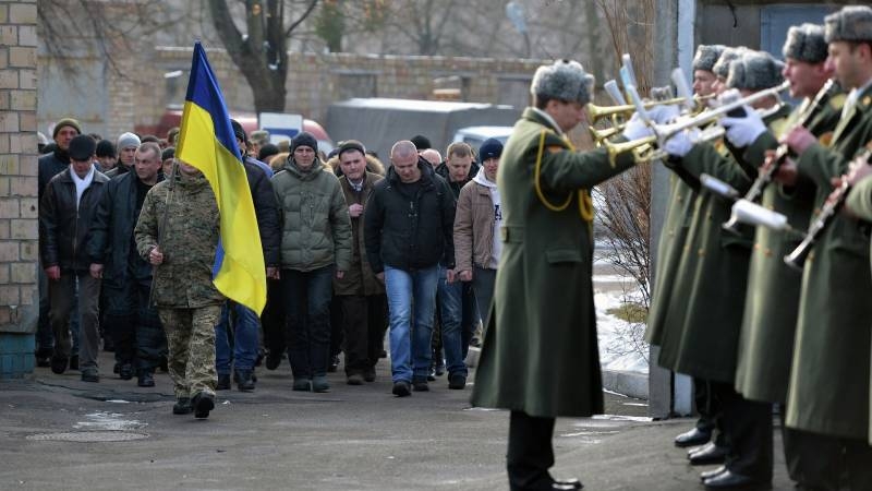<br />
В Украине по-новому отлавливают мужчин на мобилизацию                