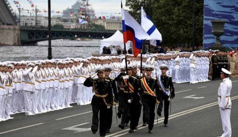 <br />
Подготовка к параду ко Дню ВМФ в СПб 30 июля 2023 года                