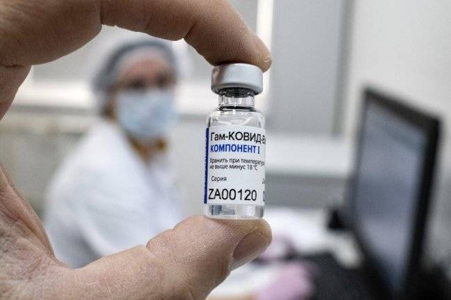 <br />
Россия отказывается от массовой вакцинации от ковид, но «обязательные категории» остаются                
