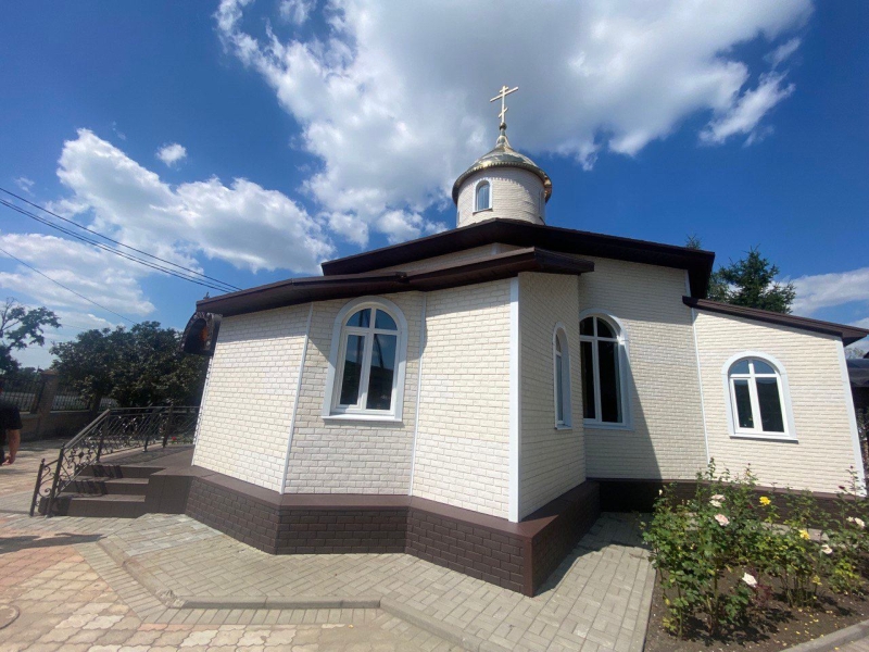 Алексей Текслер проверил восстановленные дома, соцобъекты и храм в подшефной Волновахе