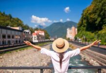 Безопасный маршрут в Крым, безвизовый обмен с Индией, подозрительные скидки на путевки и другие важные новости мирового туризма для россиян