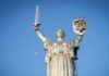 Монумент «Родина-мать» в Киеве остался без советского герба: почему на его место установили трезубец