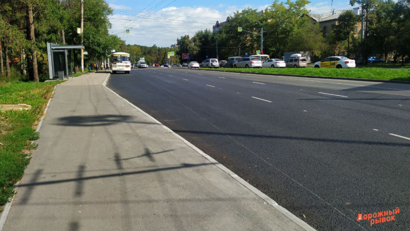На улице Блюхера в Челябинске завершили масштабный ремонт дороги