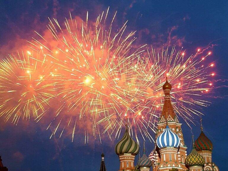 <br />
Праздники, выходные и рабочее время в России в сентябре 2023 года                