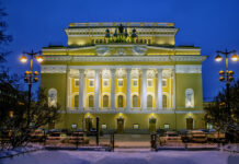 В какой театр сходить туристу в Санкт-Петербурге?