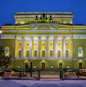 В какой театр сходить туристу в Санкт-Петербурге?