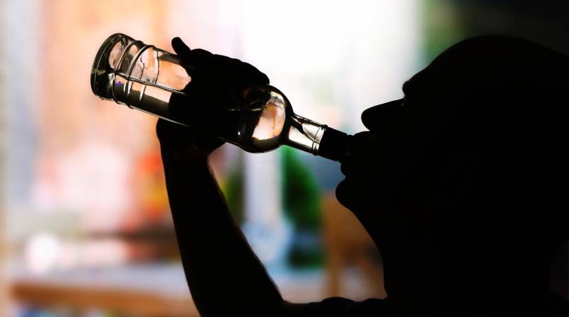 <br />
Силой или убеждениями: как убедить алкоголика обратиться за медицинской помощью                
