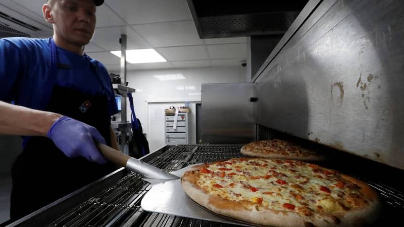 <br />
Что творится за кулисами крупнейших российских пиццерий: кризис в «Domino’s Pizza» и «Додо пицца»                