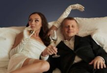 Скандал в мире развлечений: комик Слава Комиссаренко и история его короткого брака с вебкамщицей Юлией Шашковой