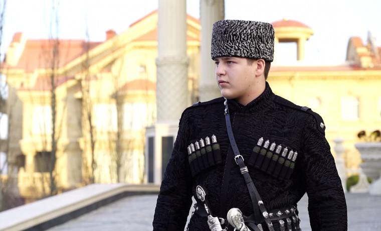 <br />
Адам Кадыров получил третью государственную награду после избиения Никиты Журавеля                