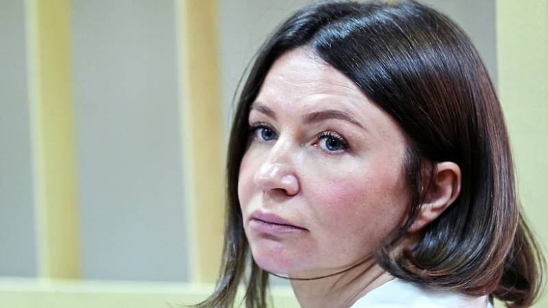 <br />
Блогеру Елене Блиновской продлен срок домашнего ареста на фоне обвинений в неуплате налогов на 918 млн рублей                