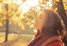 День вдыхания осеннего воздуха 11 октября: красивые открытки в праздник ароматов и стихов