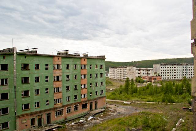 <br />
История поселка Кадыкчан, который называют Магаданским городом-призраком                
