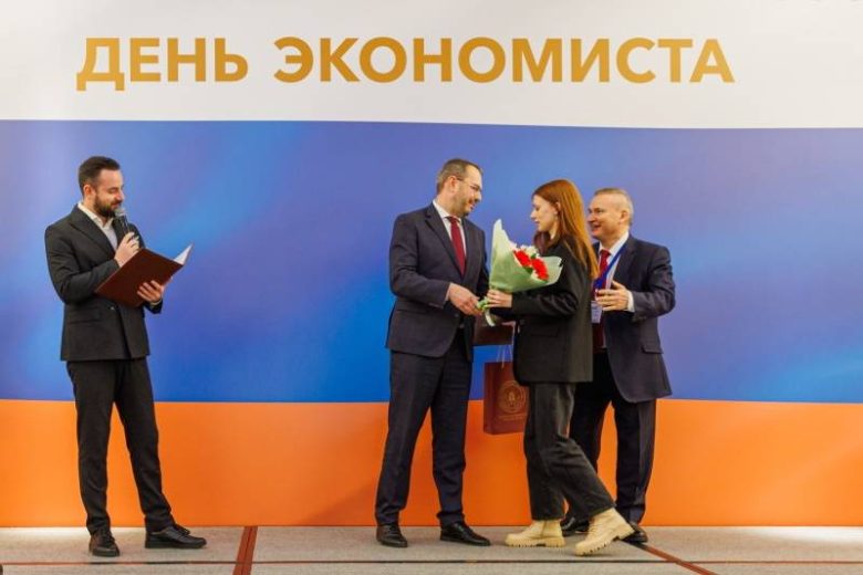 <br />
Фонд Юрия Лужкова пожелал успехов победителям конкурса «Лучший вопрос для Экономического диктанта»                