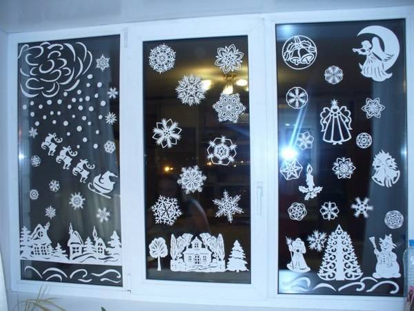 <br />
Легкие зимние шаблоны для вытынанок на окна, необычные идеи                