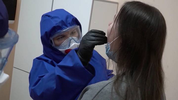 <br />
Рост заболеваемости коронавирусом в России: сезонный фактор и штаммы вируса                