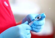 Одна игла на всех: в Ярославле разгорелся скандал в детской поликлинике