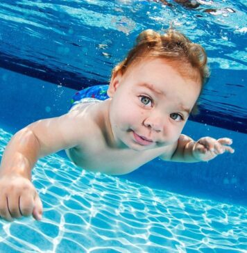 Как научиться плавать взрослым и детям?