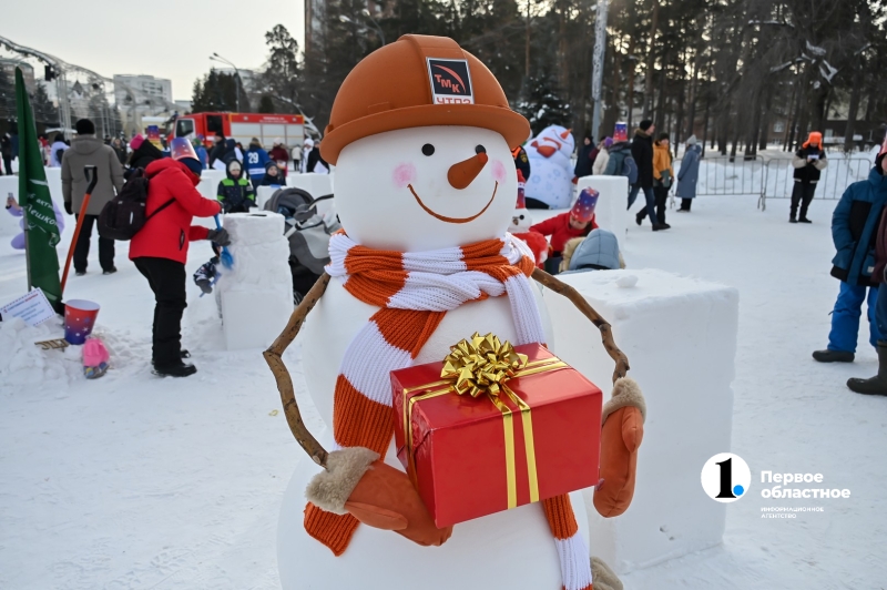 Более сотни снеговиков сделали участники благотворительной акции «Снеговики-добряки» в Челябинске