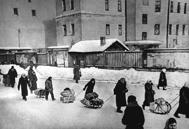 <br />
Наперекор всему: жизнь в блокадном Ленинграде                
