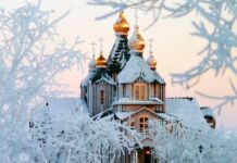 Правильное Крещение: когда следует окунаться в прорубь, 18 или 19 января