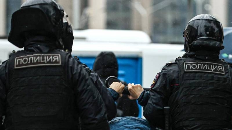 <br />
В Белгороде задержаны подростки, нападавшие на прохожих                