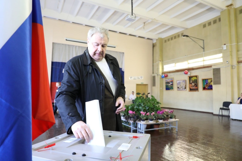 Депутаты Госдумы призывают южноуральцев принять участие в выборах президента