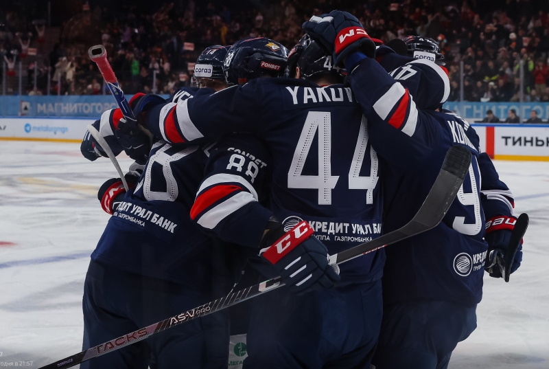 Хоккеисты «Металлурга» удержали победный счет с «Амуром» в Кубке Гагарина