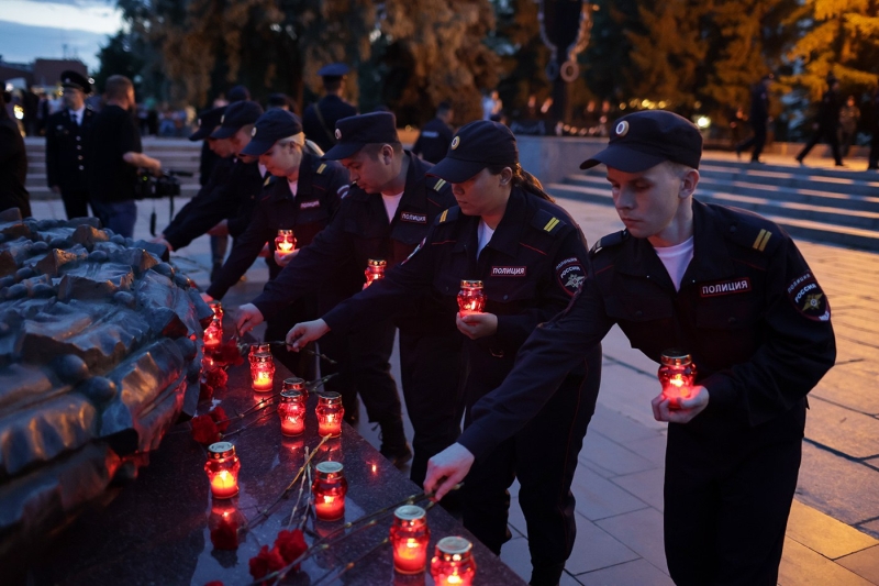 В Челябинске зажгли «огненную картину войны»