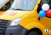 Дорога в школу станет проще: города и районы Челябинской области получили 49 школьных автобусов