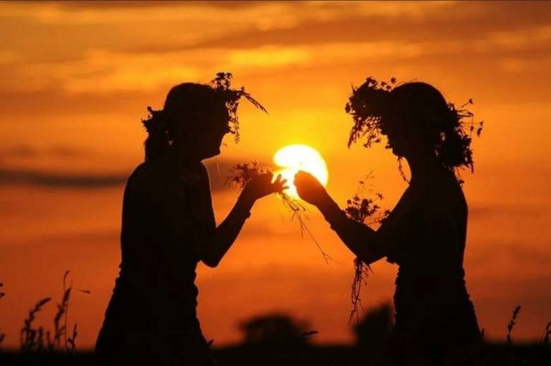 <br />
День летнего солнцестояния: Советы по правильному загадыванию желаний и проведению ритуалов                
