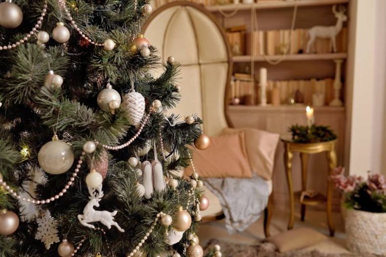 <br />
«Денежный» Новый год: как украсить елку, чтобы привлечь в дом богатство                