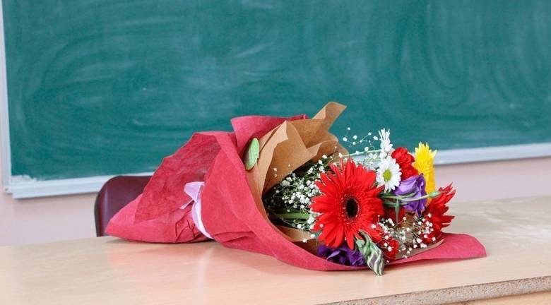 <br />
Этикет подарков для учителей 2023-2024: что можно и чего нельзя дарить педагогам                