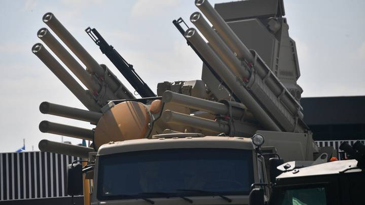 <br />
Как власти прокомментировали установку систем ПВО “Панцирь” на крышах зданий в Москве                