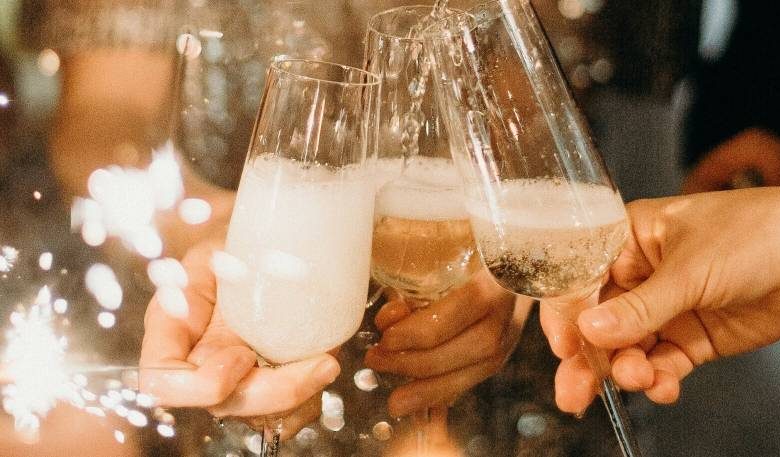<br />
Как выбрать идеальное игристое вино к Новому году: советы экспертов                