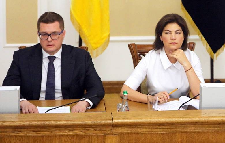 <br />
Почему и за что президент Украины Владимир Зеленский уволил Баканова и Венедиктову                